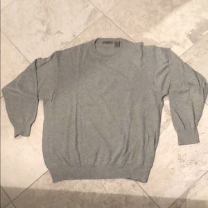 Men’s grey crew neck sweater